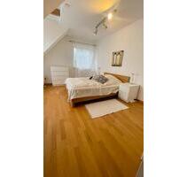 Möblierte Dachgeschosswohnung in Dreieich - Langen (Hessen)