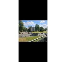 Helle, frisch sanierte 2 Zimmer Wohnung mit Balkon - Duisburg Angerhausen