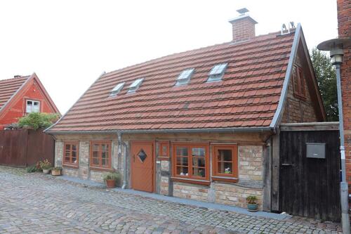 Foto - Wunderschönes kleines Denkmal am Wasser in der Altstadt