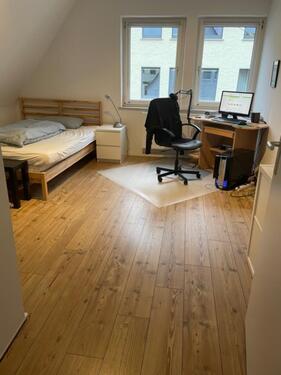 Foto - Schöne, moderne Einheit in 3er-WG, eigenes Bad, Garten, zentral