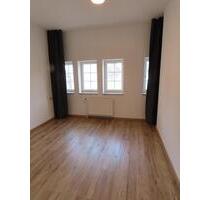 Helle 3-Zimmer-Wohnung in Leonberger Altstadt (frisch renoviert & teilmöbliert)