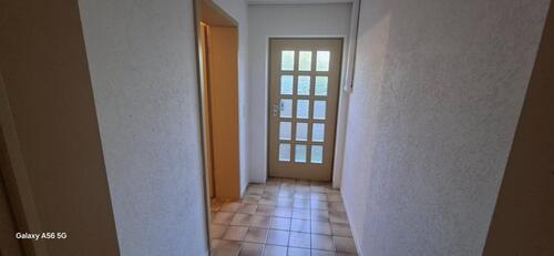 Foto - Zur Vermieten Helle 2,5-Zimmer-Erdgeschosswohnung mit Stellplatz