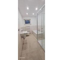 Helle, sanierte 4-ZKBWC mit Balkon, neuer Küche & Stellplatz – 83 m², Paderborn-Sennelager