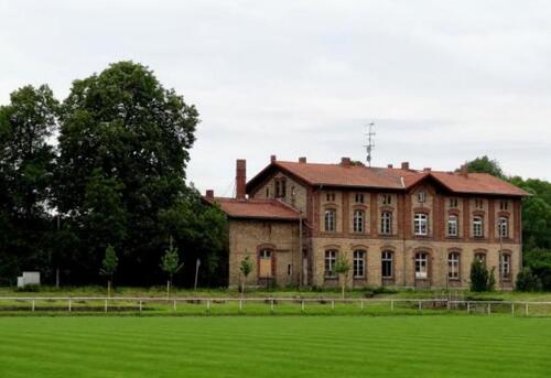 Foto - MFH Sandersleben, schüne Lage, mit Schutzräumen