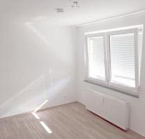 Sehr schöne, helle 2 Zi - mit EBK, Balkon und Autostellplatz in Konstanz