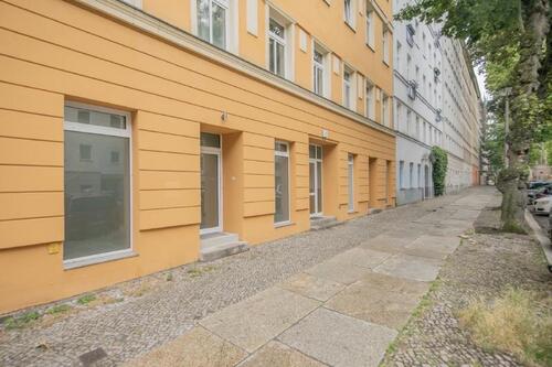 Foto - Ladengeschäft mit bodentiefen Fenster in der Swinemünder Strasse