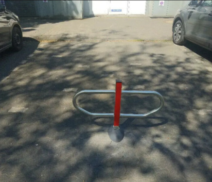 Foto - abschließbarer PKW-Dauerstellplatz im Geisweider Zentrum ab sofort zu vermieten