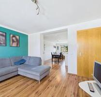 Helle 3-Zimmer-Wohnung mit Balkon + Einbauküche, Zentral in Düren