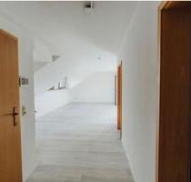 Sofort bezugsfrei: frisch renoviert, neuer Boden, Küche & Balkon - Pulheim