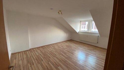 Foto - Kleine ruhige Dachgeschoßwohnung mit Einbauküche zu vermieten