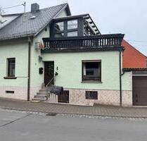 Wunderschönes Einfamilienhaus mit Wintergarten, Terrasse & Garage - Heimbach