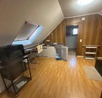 Dachgeschosswohnung - 750,00&nbsp;EUR Kaltmiete, ca.&nbsp; 37,00&nbsp;m&sup2; in Brühl (PLZ: 50321)