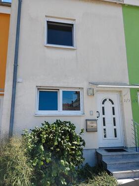 Foto - Reihenhaus 110qm, Garage, Stellplatz, in ruhiger Lage (ab sofort)