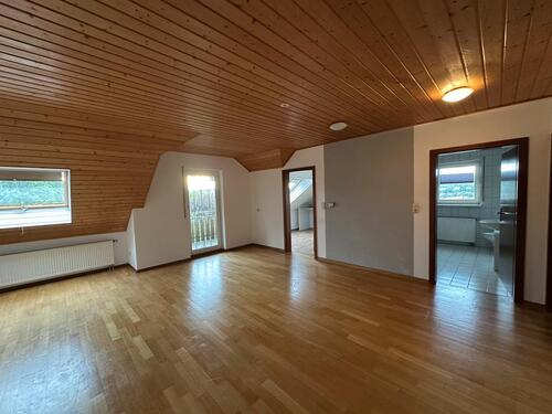 Foto - 3-Zimmer Dachgeschosswohnung - 66qm, Küche, Keller, Stellplatz -