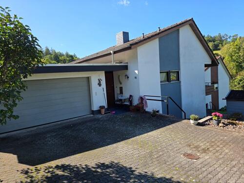 Foto - Doppelhaushälfte mit großem Grundstück