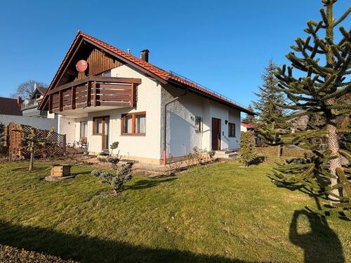 Foto - Großzügiges 2 Familienhaus in Massivbauweise mit Doppelgarage