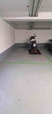 Foto - Gemeinsamer Stellplatz für Motorrad Tiefgarage Wiesbaden Südost