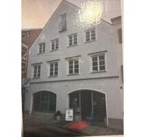 Wunderschöne Galeriewohnung - 1.080,00&nbsp;EUR Kaltmiete, ca.&nbsp; 90,00&nbsp;m&sup2; in Eggenfelden (PLZ: 84307)