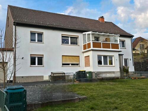 Foto - Schöne teilrenovierte Wohnung zu vermieten (3Zi,KÜ,Bad)