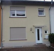 Reihenmittelhaus - 850,00 EUR Kaltmiete, ca.  100,00 m² in Waldböckelheim (PLZ: 55596)