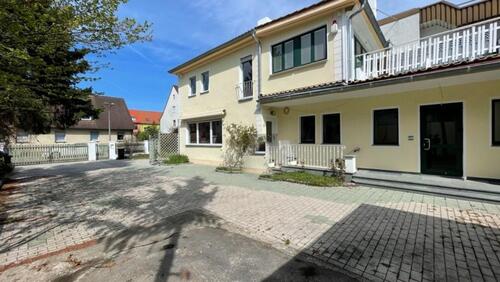 Foto - Nürnberg 5 Zi. Wohnhaus mit Büro & Garage & Balkon Gewerbe mögl.