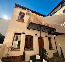 Charmantes möbliertes Innenhofhaus mit Balkon und Terasse - Pforzheim Dillweißenstein Charmantes möbliertes Innenhofhaus mit Balkon und Terasse - Pforzheim Dillweißenstein