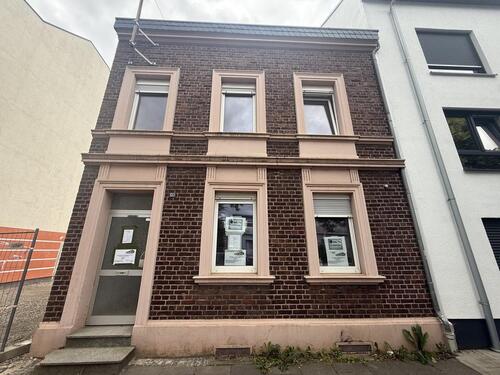 Foto - Familienfreundliches Einfamilienhaus mit Garten und Terrasse – frisch renoviert!