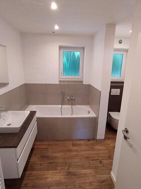 Foto - Kernsaniert: 3-Zimmer-Wohnung mit Südbalkon & Gartenmitbenutzung