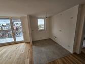 Foto - 3 Zimmerwohnung mit Balkon und tollem Skyline Blick, kernsarniert