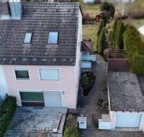 Verkauf: DHH in Lappersdorf - Hainsacker mit großem Garten