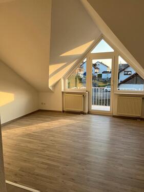 Foto - Frisch renovierte 2 Zi.- Wohnung mit Balkon & Küche zu vermieten