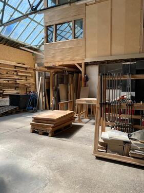 Foto - Werkstattplätze in gut ausgestatteter Holzwerkstatt