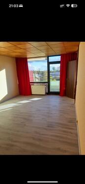 Foto - Helles Zimmer in 2-er WG mit Balkon
