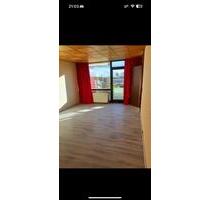 Helles Zimmer in 2-er WG mit Balkon - Saarbrücken Eschberg