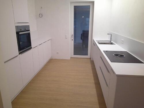 Foto - Erstbezug nach Sanierung: 2-ZKB im Erdgeschoss mit EBK + Balkon