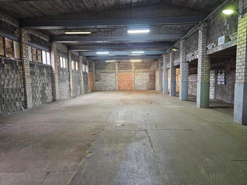 Foto - Unterstellmöglichkeit Wohnwagen Oldtimer Boote usw. Halberstadt