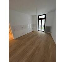 ruhige, helle 2 Zimmer Wohnung mit Balkon - Wuppertal Arrenberg