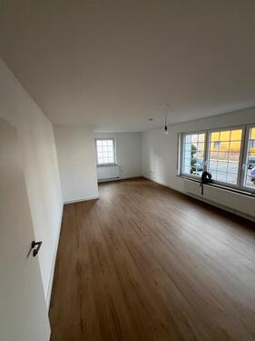 Foto - Frisch renovierte 3-Zimmer-Erdgeschosswohnung mit Garten – 76 m²