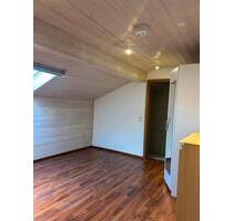 Wohnung im Dachgeschoss - 510,00&nbsp;EUR Kaltmiete, ca.&nbsp; 30,00&nbsp;m&sup2; in Schleching (PLZ: 83259)