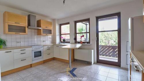 Foto - Erdgeschosswohnung nahe Mühlhausen - 3-Zi. mit Balkon, EBK und PKW-Stellpl.