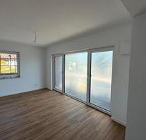 Lichtdurchflutete 3-Zimmer Wohnung mit Balkon in Güntersleben