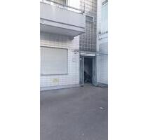 1 Zimmer mit Ladenfenster zum Hinterhof & WC Miete oder Mietkauf - Kassel Fasanenhof