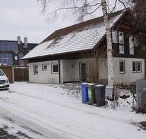 Freistehendes Zweifamilienhaus mit großem Garten, Doppelgarage - Fürth Atzenhof