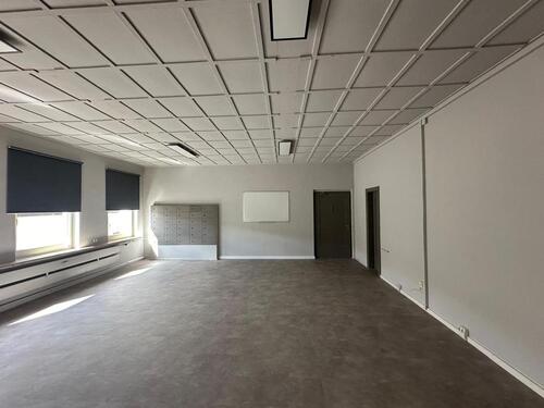 Foto - Büroräume Schulungs-Gruppenräume in Hof - unweit des Freibades auf Gewerbeareal - renoviert