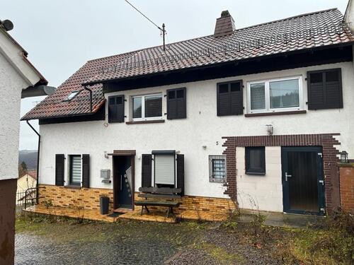 Foto - Wohnhaus mit Nebengebäude - 1.000,00&nbsp;EUR Kaltmiete, ca.&nbsp; 156,00&nbsp;m&sup2;