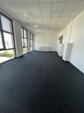 Foto - Helles Büro zur Untermiete in modernem Bürogebäude – 47,24 m² - in 87437 Kempten