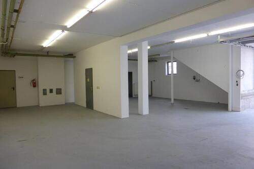 Foto - Industriehalle Gewerbehalle mit Büroraum - Provisionsfrei