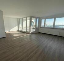 Helle 3-Zimmer Wohnung mit großer Terrasse und Weser-Blick - Bremerhaven Mitte