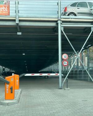 Foto - Stellplatz Unterdeck)Fulda Innenstadt neues Parkhaus zu vermieten