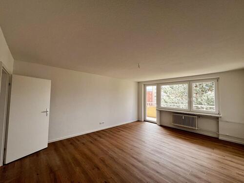 Foto - Modernisierte 3-Zimmer-Wohnung mit Loggia und Fensterbad